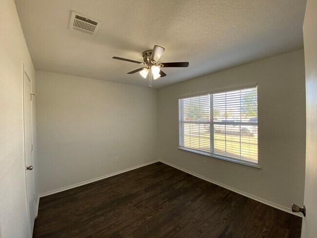 Building Photo - Saginaw Texas Homes For Rent  "Eagle Mtn-s...