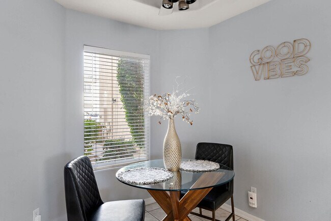 Building Photo - 4301 N 21st St