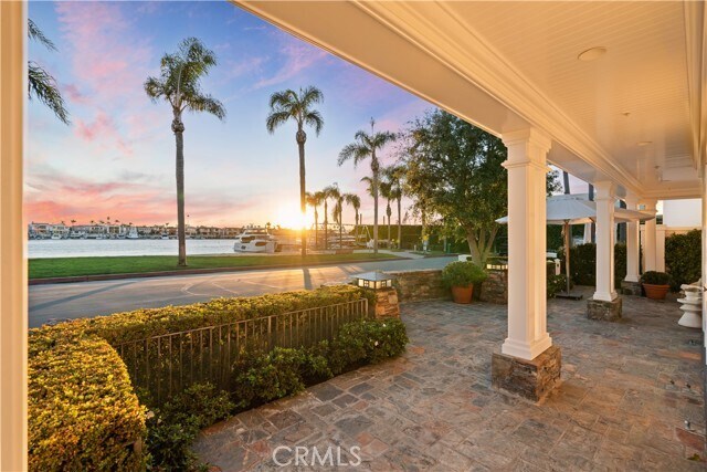 Building Photo - 2411 Bayshore Dr