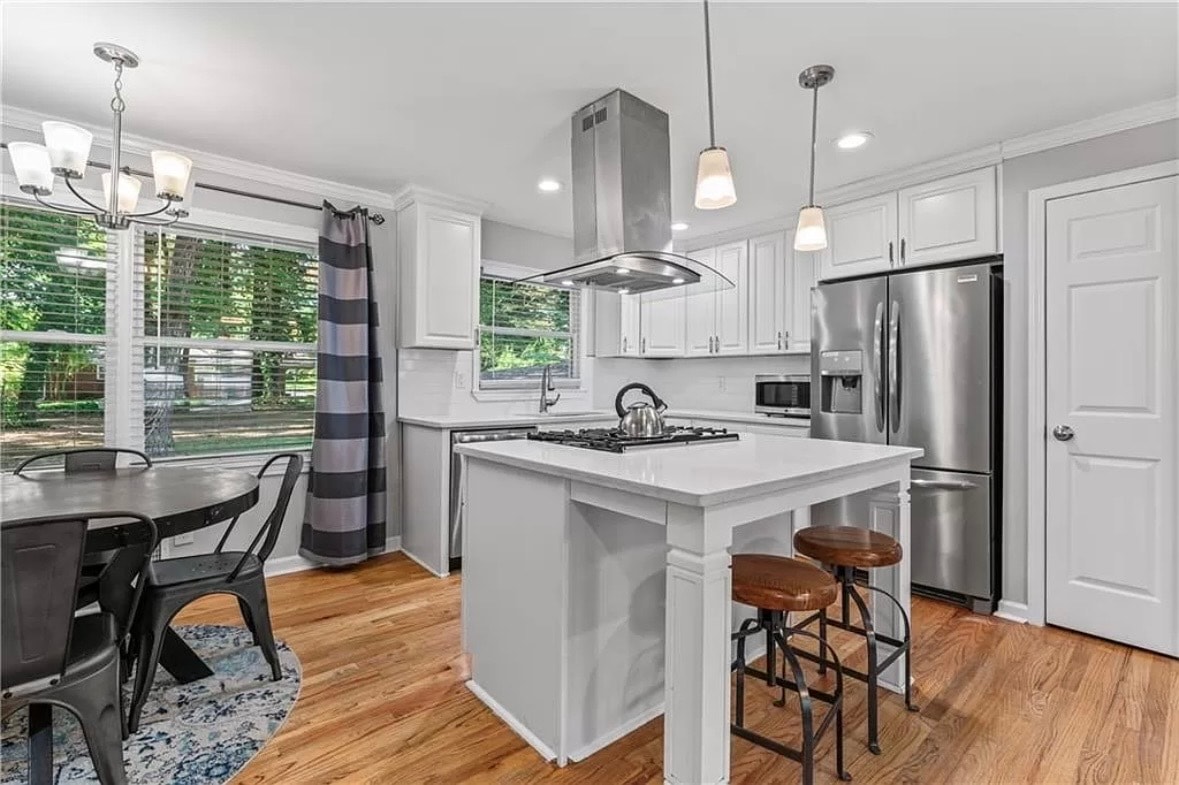 Building Photo - 179 Oak Dr SW