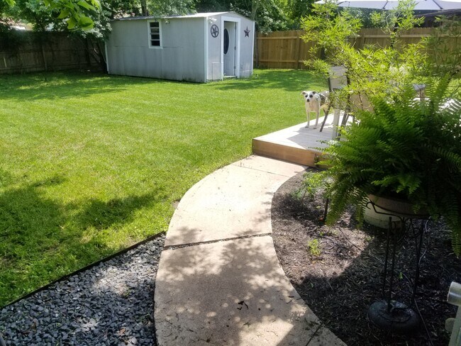 Building Photo - 5805 Blythewood Dr