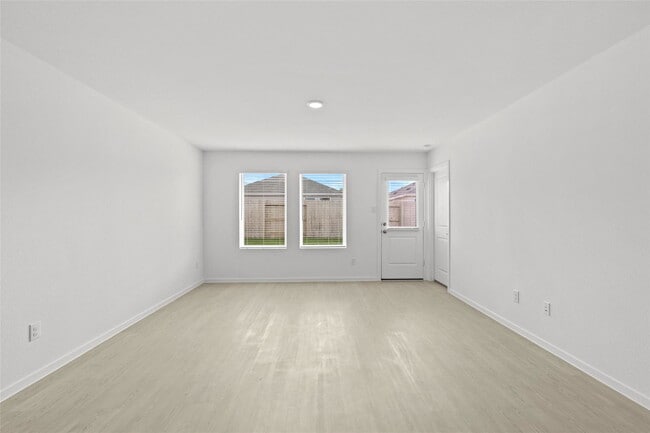 Building Photo - 214 Farray Frst Ln St