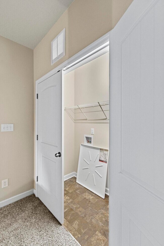 Building Photo - Holly Ridge Townhouse For Rent!