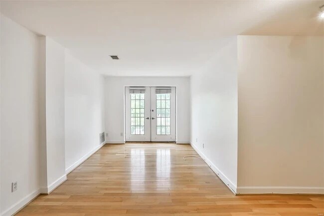 Building Photo - 5630 Pershing Ave