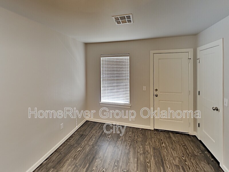 Building Photo - 418 Vail Cir