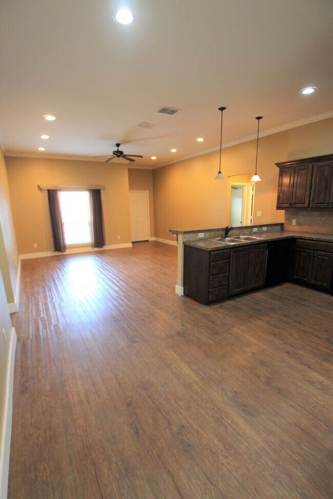 Building Photo - Available Now: 3 Bedroom, 2 Bathroom Town ...
