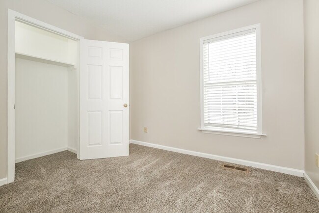 Building Photo - 2346 Floyd St