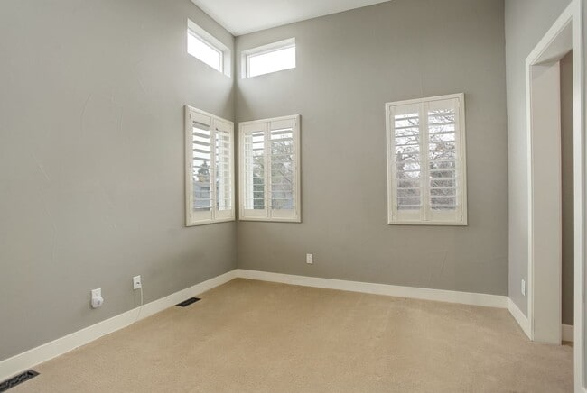 Building Photo - 4 Bedroom 3 Bath With Tons of Character Ne...
