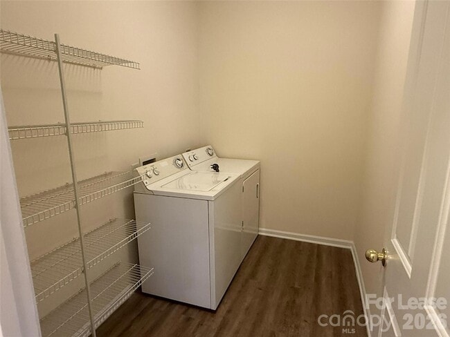 Building Photo - 1420 Ladora Dr