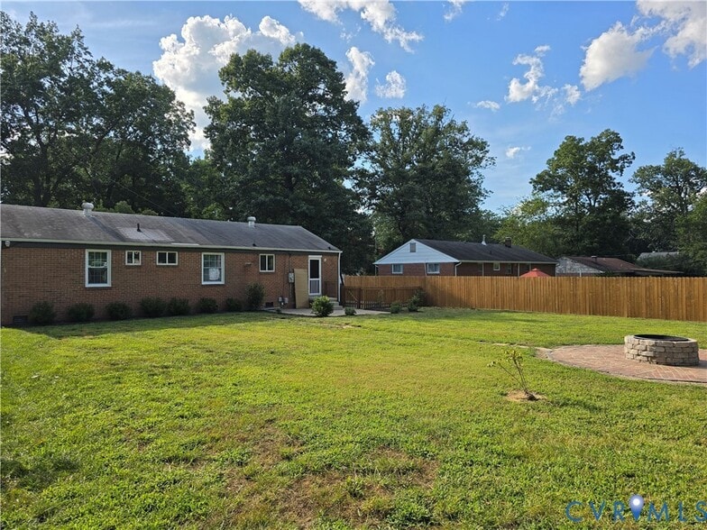Building Photo - 7998 Wynbrook Ln