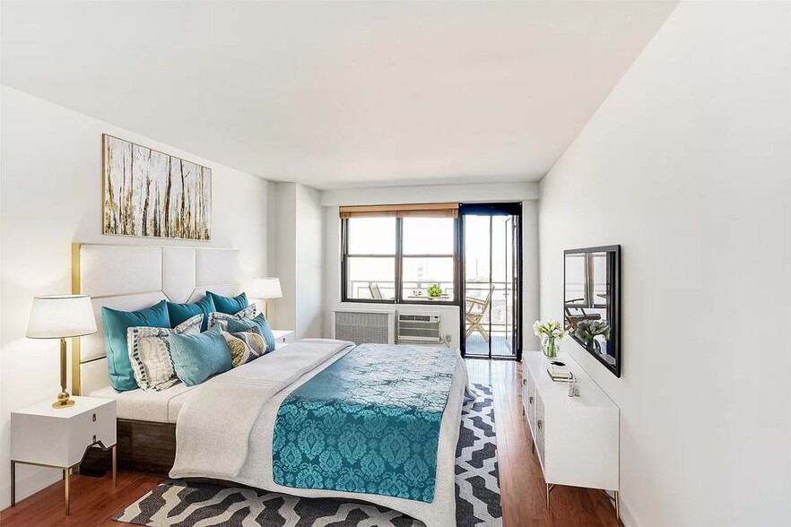 Building Photo - 500 Central Ave