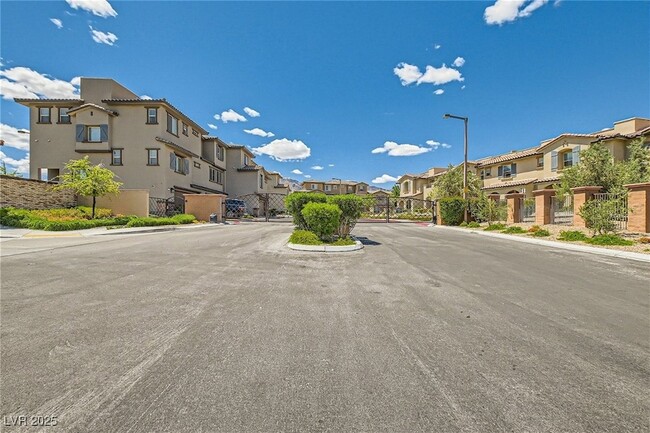 Building Photo - 80 Lomita Heights Dr