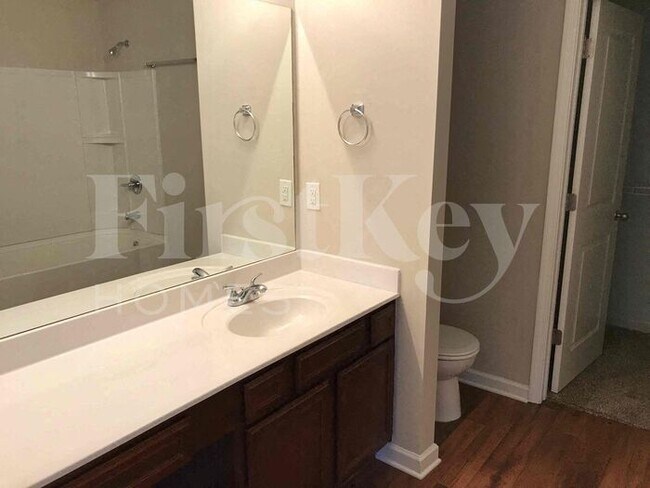 Building Photo - 3861 Cameron Trail SE