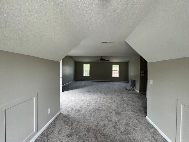 Building Photo - 448 Canoga Ct
