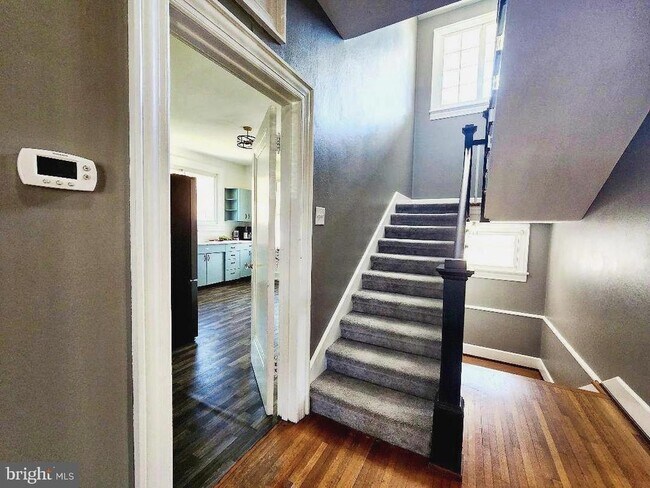 Building Photo - 515 Fourth St