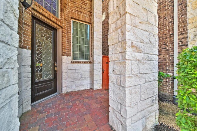 Primary Photo - 18323 Parkview Point Dr