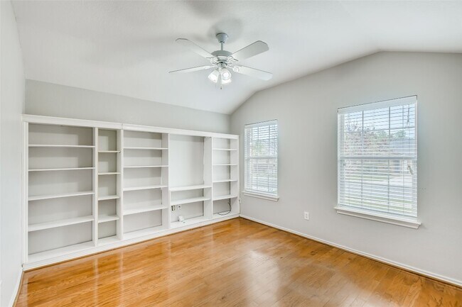 Building Photo - 1504 Julianas Way
