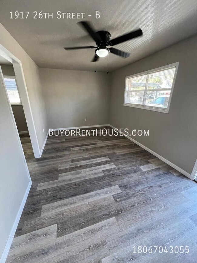 Building Photo - $499 Move-In Special (+ admin fee) + $0 De...