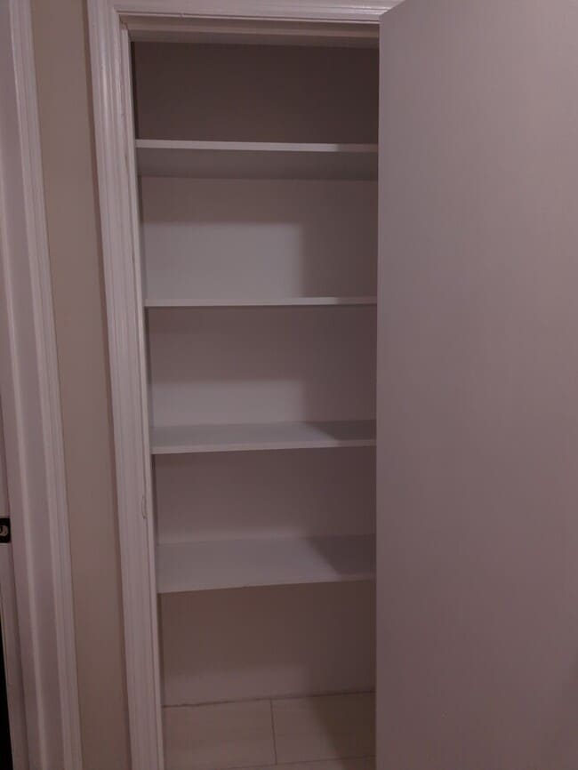 Building Photo - 2 Bedroom 1 Bathroom