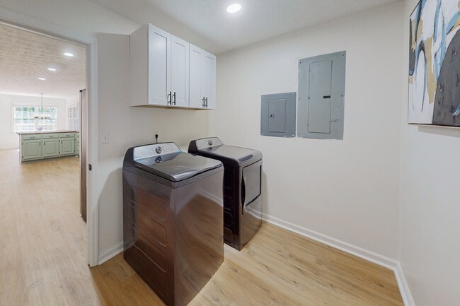 Building Photo - 5629 Southern Pines Ct