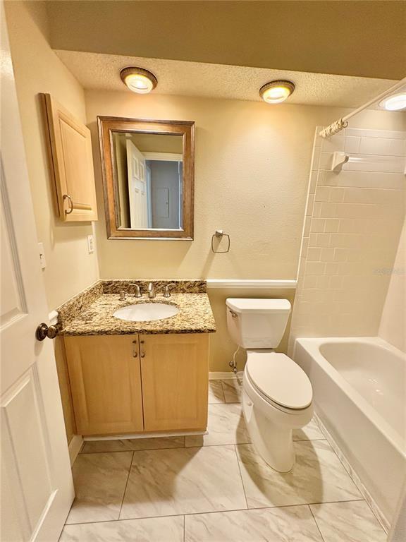 Building Photo - 1011 Pelican Ct
