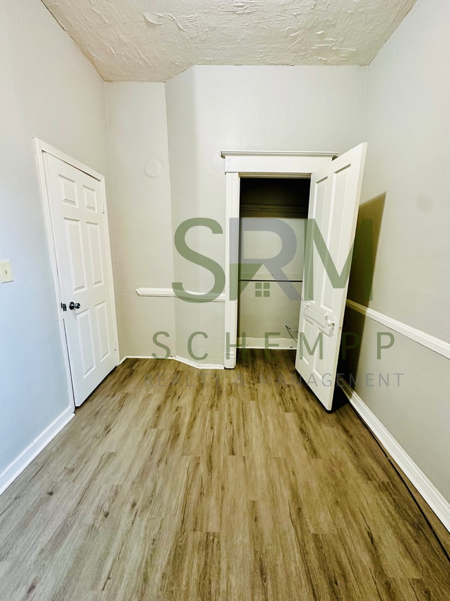 Building Photo - 2 Bedroom Single-Family Home in the Portland Area. Section 8 welcome!