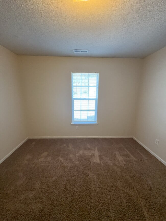 Building Photo - 996 W Pueblo Dr