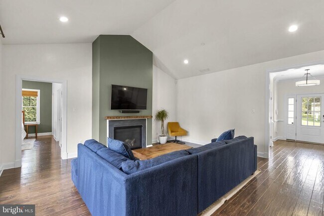 Building Photo - 17601 Crystal Spring Terrace