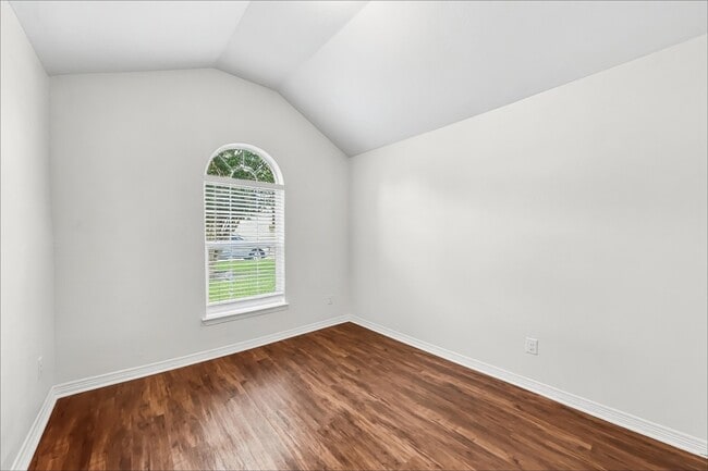 Building Photo - 2204 Perkins Crossing Dr