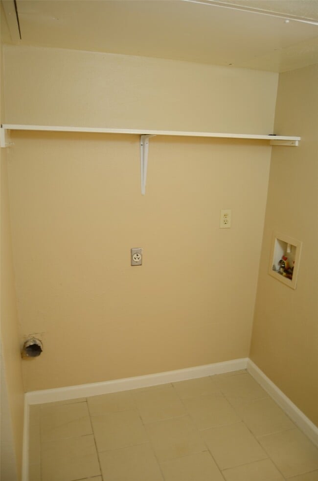 Building Photo - 17506 Bullis Gap Dr