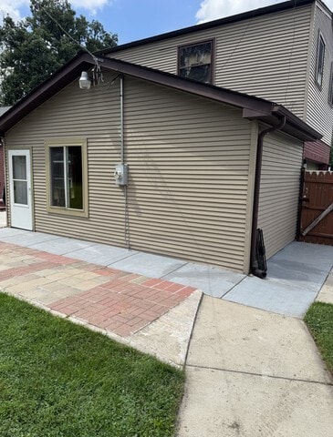 Building Photo - 4N553 IL-83