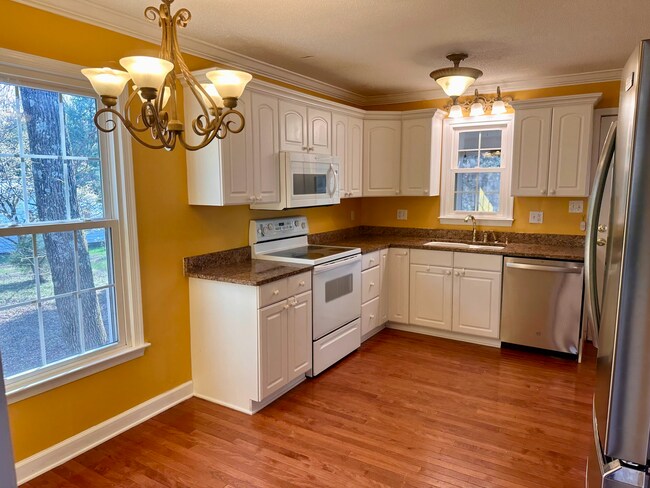 Building Photo - Beautiful 3-bedroom, 2.5-bath home in Clemmons