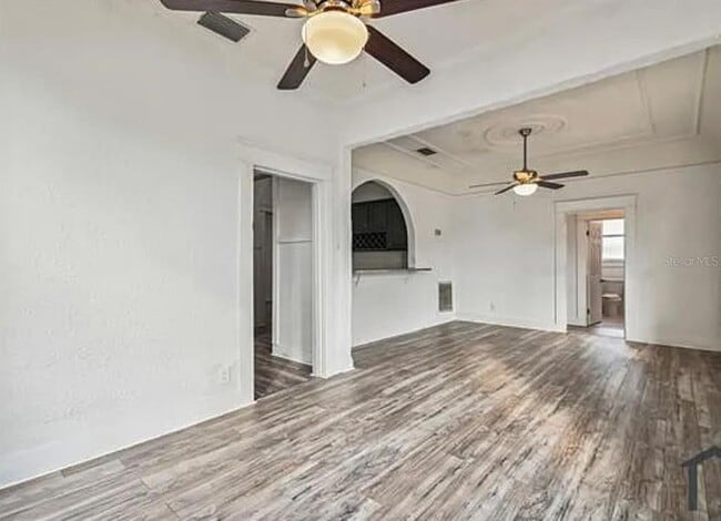 Building Photo - 1913 W Lemon St