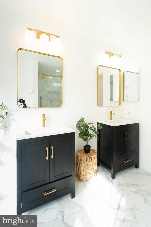 Building Photo - 3244 Titanic Dr