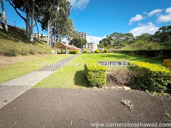 Building Photo - 95-2048-2048 Waikalani Dr