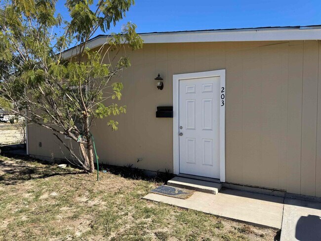 Building Photo - 203 Kennedy Dr