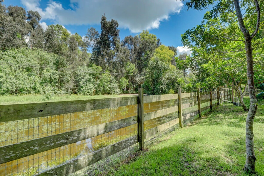Building Photo - 10325 Tarrah Ln