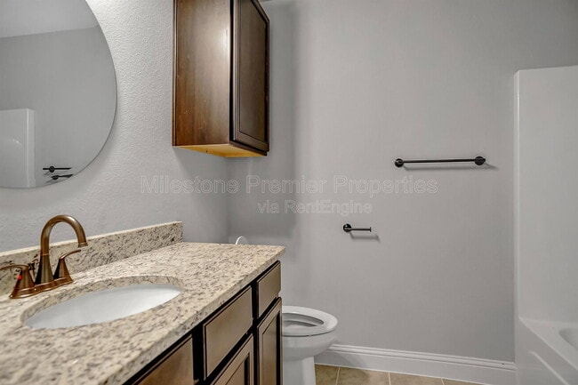 Building Photo - 2735 W Washington St