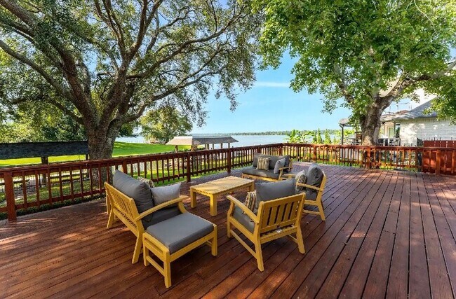 Building Photo - 8311 Amber Cove Dr