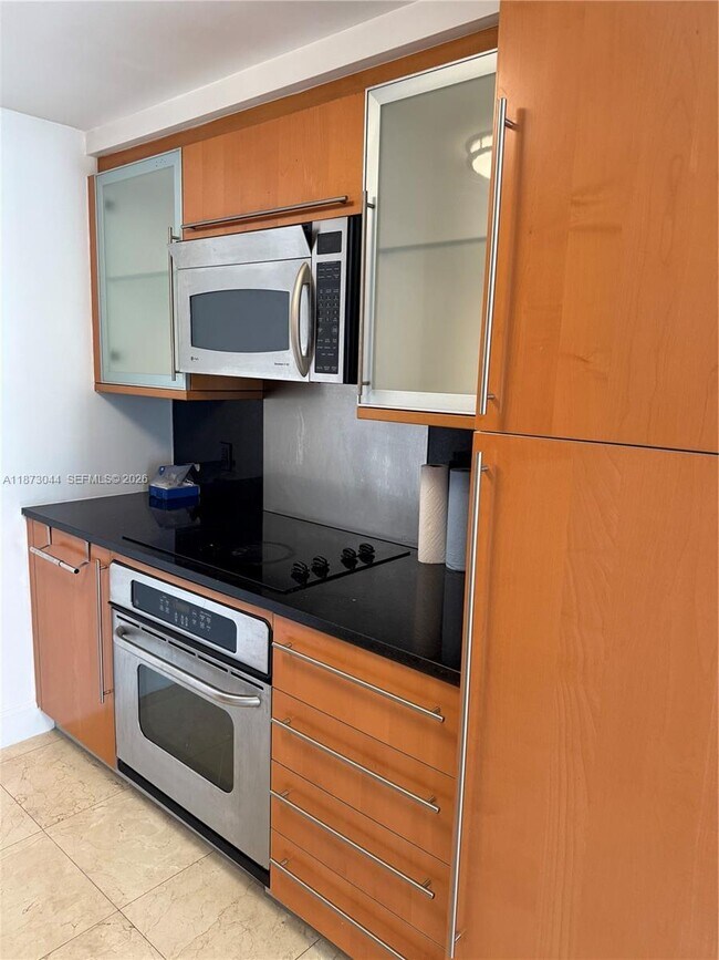 Building Photo - 6365 Collins Ave