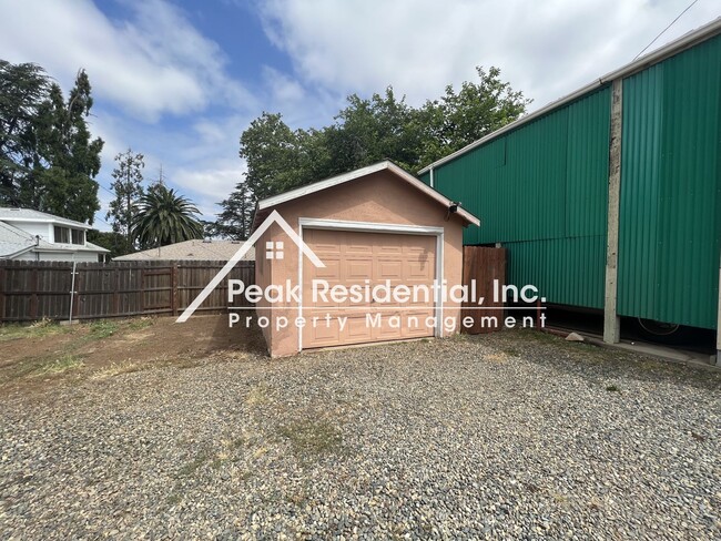 Building Photo - 505 Sutter St