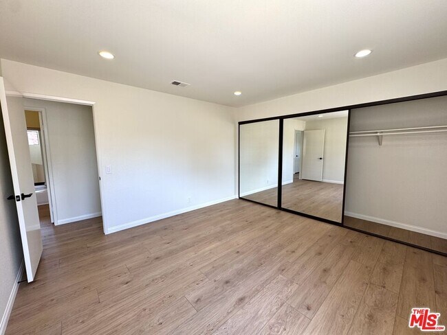 Building Photo - 7756 Sailboat Cir