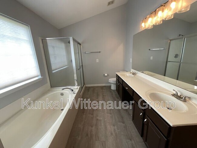 Building Photo - 2244 Haverford Dr
