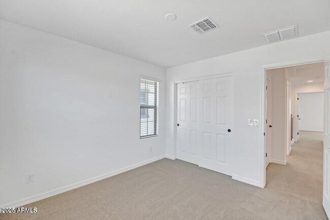 Building Photo - 3 Bedroom 2.5 Bathroom North Creek Home in Queen Creek