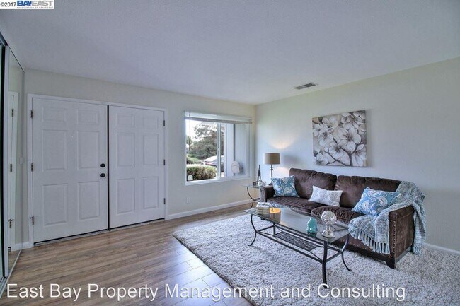 Building Photo - 4 br, 2 bath House - 4945 Windermere Dr.