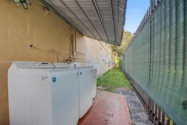 Building Photo - 60 NW 79th St