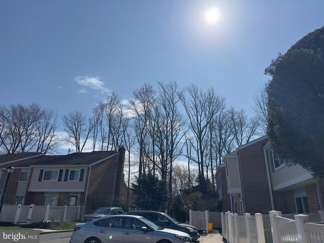 Building Photo - 1017 Oaklyn Ct