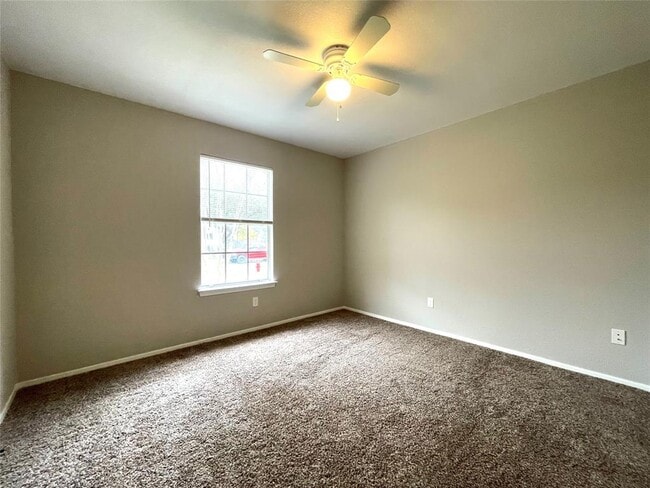 Building Photo - 703 Twin Oak Trail