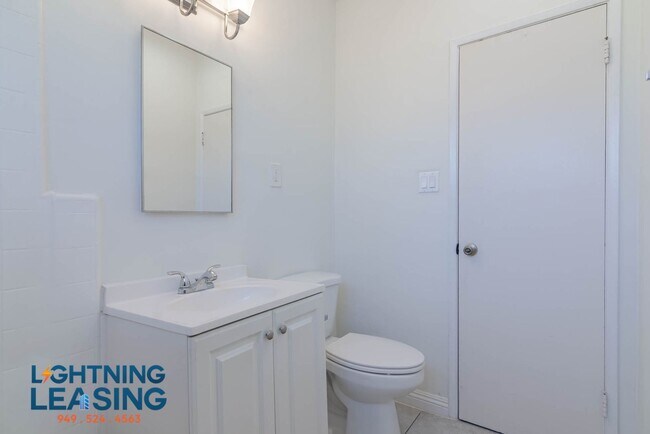 Building Photo - 1321 N Harvard Blvd