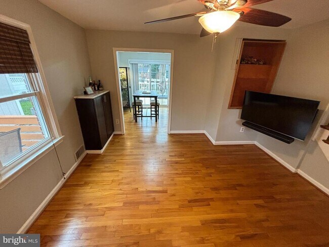 Building Photo - 2803 Albemarle Dr